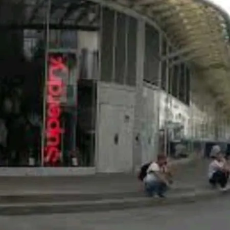 Gogo1 Paris