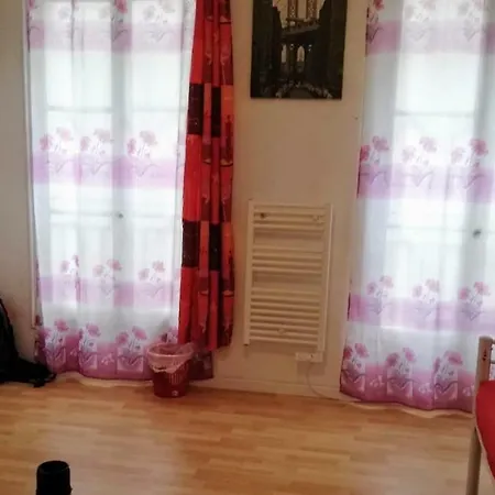 Gogo1 Pensionat Paris